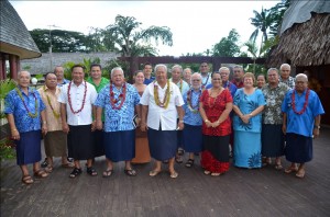 Bahai.es - Primer Ministro de Samoa junto a bahá'ís en el 60 aniversario